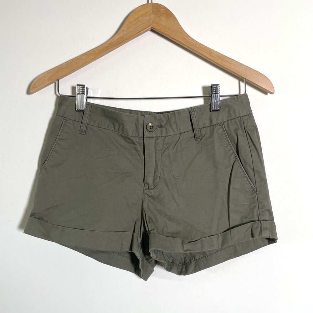 Sfera Womens Green Chino Shorts Size 26 Pockets 2" Inseam 100% Cotton Casual